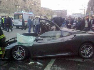 Illustration for article titled 19-Year-Old Sons Of Russian Bankers Demolish Ferrari F430